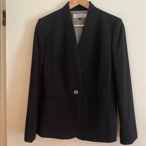 Tahari size 10 black single button blazer